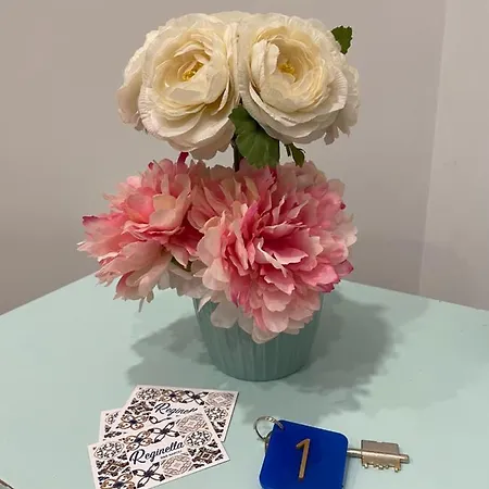 Reginella Couette-café Naples